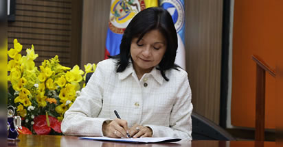 Noticia: Universidad Mariana ratifica a Vicerrectora Académica para el periodo 2026–2030